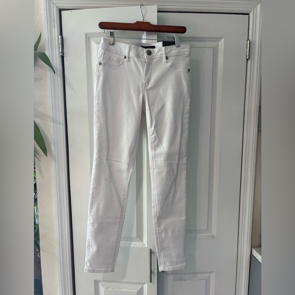 NWT 1822 Denim white classic skinny jeans